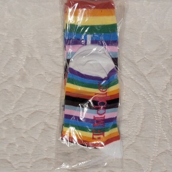 T-Mobile Rainbow Pride Crew Socks S-M Love Pink Heart Limited Edition 1 Pair New - Picture 5 of 6